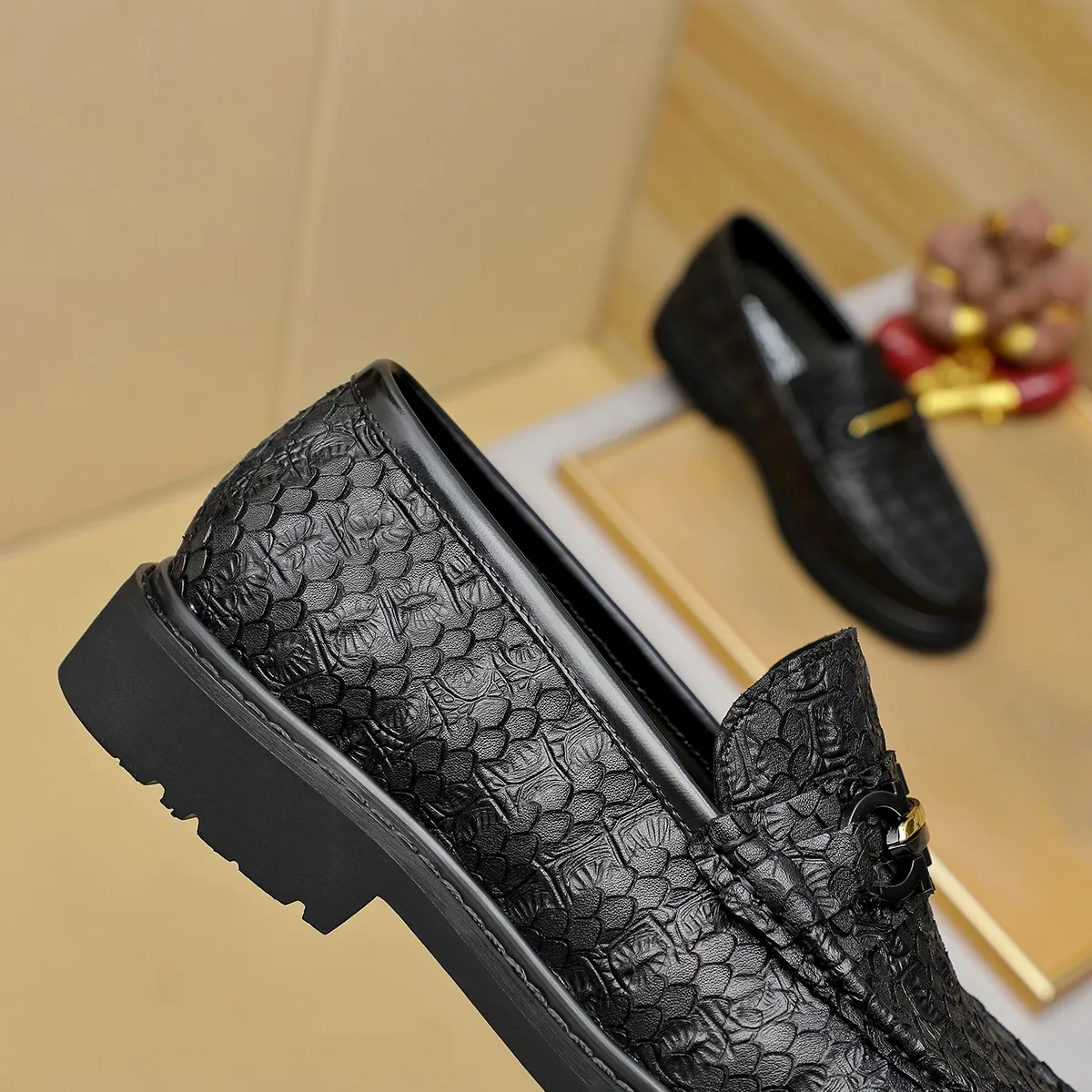 Men's shoes 💰500 Ferragamo [Ferragamo] top imported suit men's shoes 💯Original copy of the official website, product materials: selected imported embossed calfskin + luxury hardware buckle accessories ~ imported water-dyed cow 🐂 leather lining. Strong three-dimensional visual effect, original combination outsole, multiple colors available😘 Size: 38-44 (.45.46. Customized)